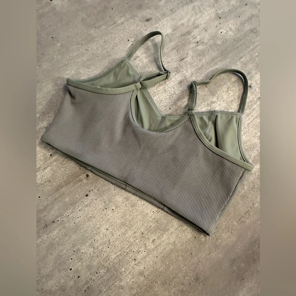 Aerie Offline Green Ribbed Sports Bra Size Small NWT
